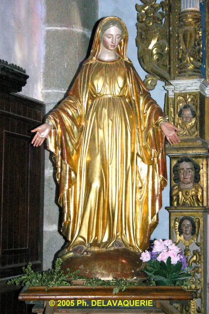 Eglise Saint Julien - Sainte Baselisse de Vina - Statue.