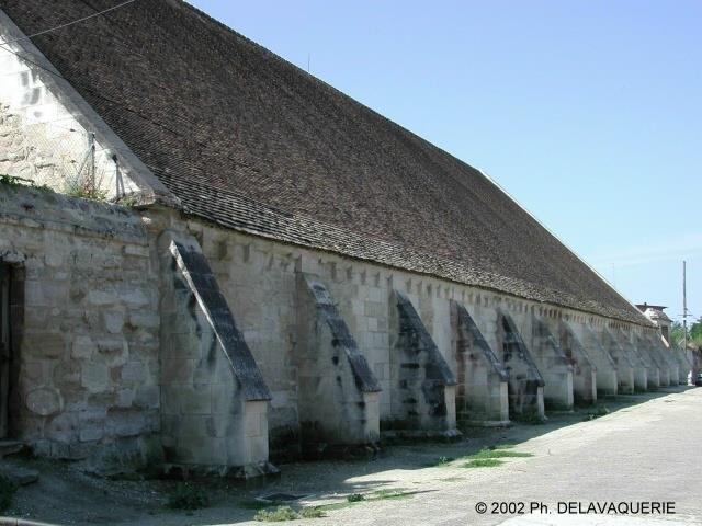 Abbaye de Maubuisson - La grange à dîmes : extérieur.