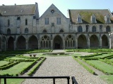 Cloître : coté du batiment des moines