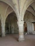 Abbaye de Royaumont - Anciennes cuisines : vue d'un pilier.