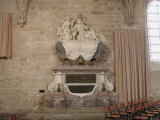 Abbaye de Royaumont - Réfectoire des moines : Tombeau d'Henri d'Harcourt.