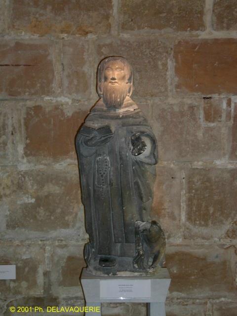 Abbaye de Royaumont - Sacristie : Saint Antoine et son cochon (Bretagne XV-XVIIe siècle).